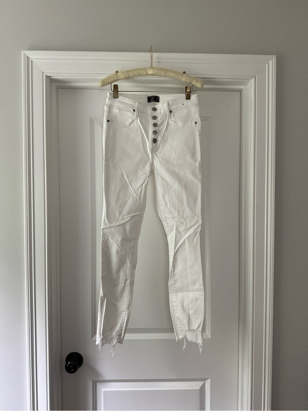 Abercrombie & Fitch White High-Rise Button-Fly Skinny Jeans